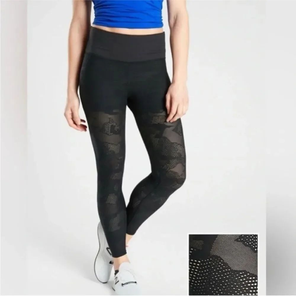 Athleta PHENOM CAMO 7/8 TIGHT Black Workout Leggings XS